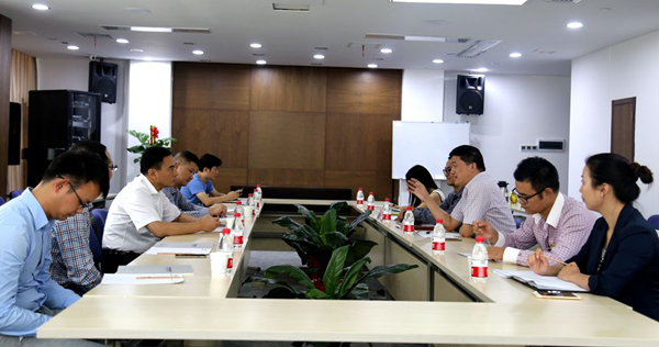 长沙市芙蓉区常务副区长谭雄伟一行到访我司